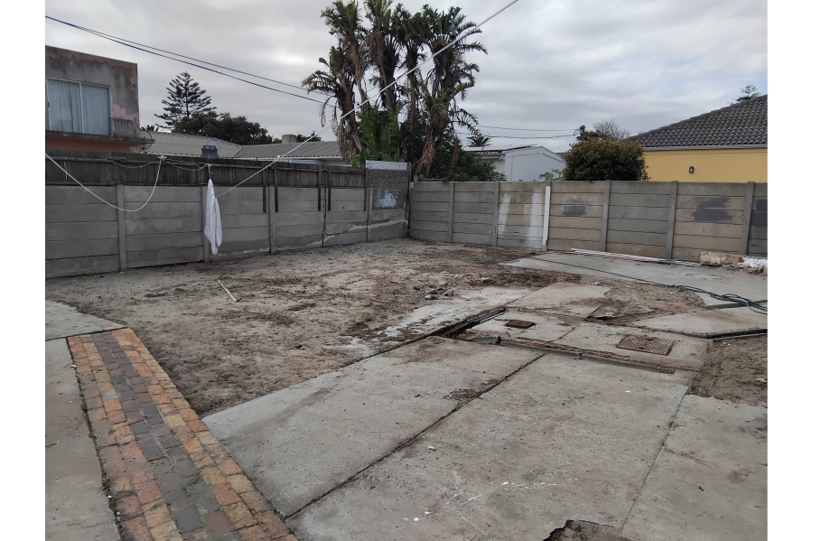 4 Bedroom Property for Sale in Zeekoevlei Western Cape